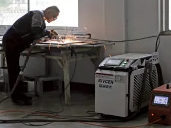 激光焊机